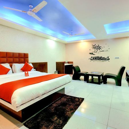 Hotel Hillton Gandhinagar Kültér fotó