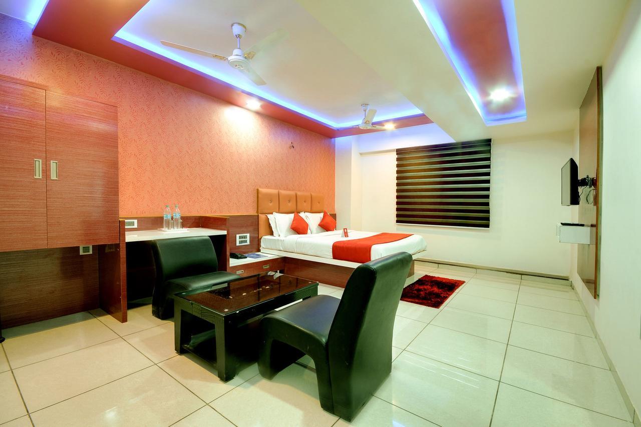 Hotel Hillton Gandhinagar Kültér fotó
