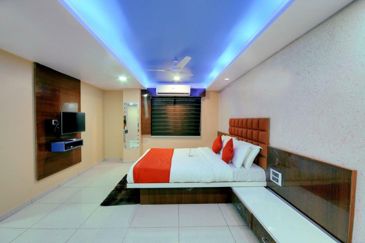 Hotel Hillton Gandhinagar Kültér fotó