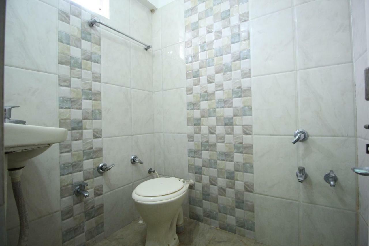 Hotel Hillton Gandhinagar Kültér fotó