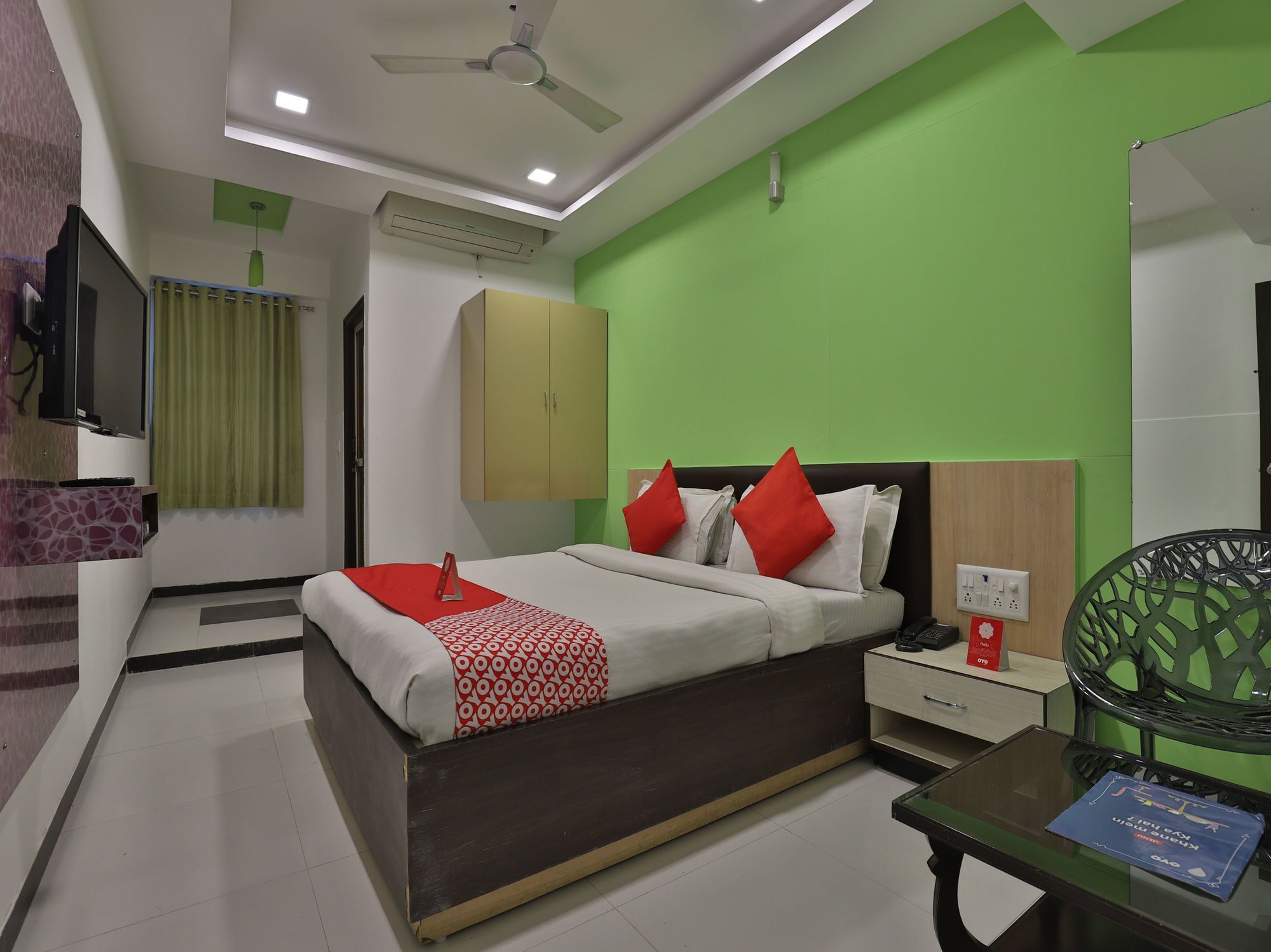 Hotel Hillton Gandhinagar Kültér fotó
